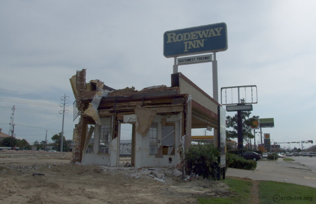 Rodeway Inn + Denny’s (Southwest Freeway) – Houston